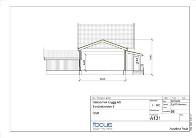 Snittegning av en bygning med mål og detaljer