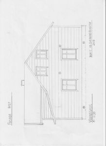 Fasadetegning av et hus sett fra siden (vestrekket), med vinduer og takform synlig.