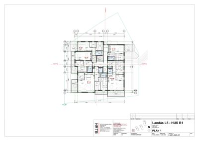 Etasjeplan (B1) for en boligblokk, som viser romfordeling, stueplassering og mål.