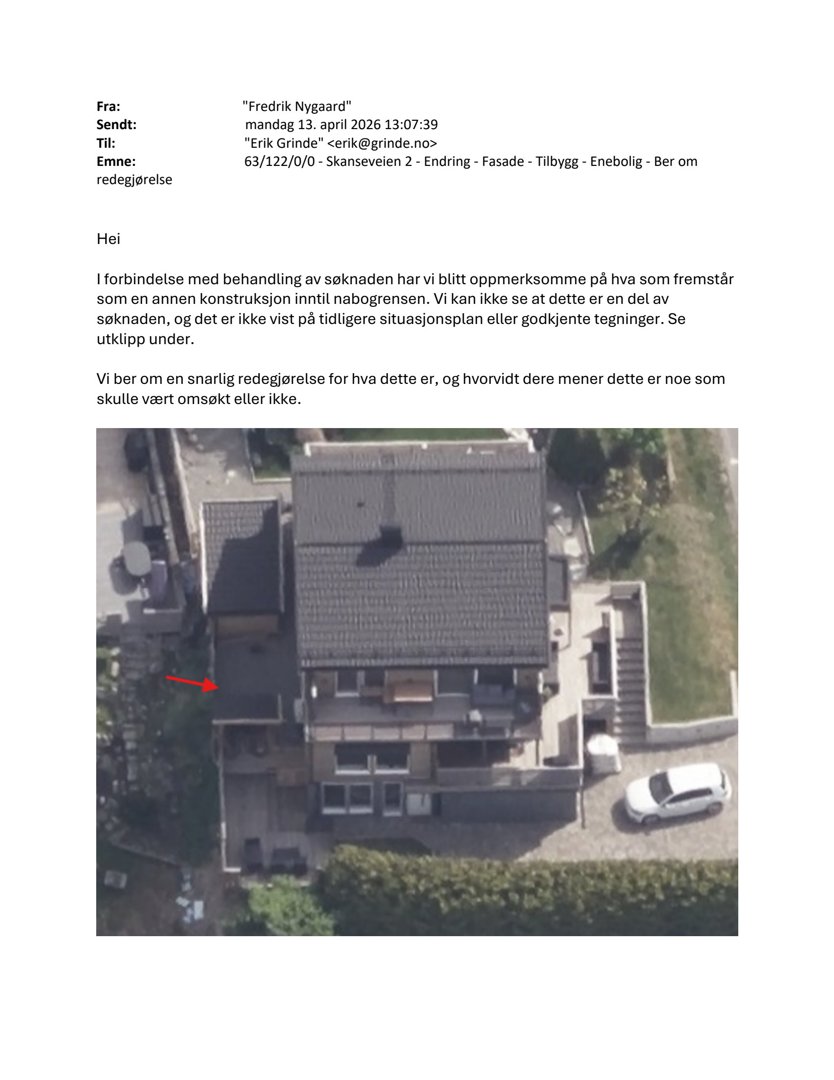 Luftfoto (satellittbilde) av en tomt med et hus, tatt for å vise en uklar grense mot naboeiendommen.