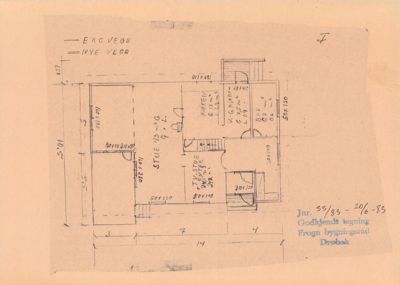 Etasjeplan (stueetasje) med romfordeling, dimensjoner og veggtykkelse.