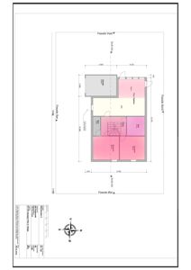 Etasjeplan (1. etasje) som viser romfordeling, dører, vinduer og mål for en bygning.