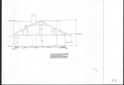 Fasadetegning som viser bygningens utseende sett fra siden, med mål og konstruksjonsdetaljer.