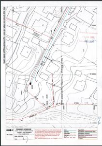 Situasjonsplan som viser tomt, vegnett, vannløp og bygningsplasseringer i Drammen kommune.