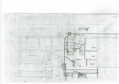 Etasjeplan (1. etasje) med romfordeling, trapper og tekniske installasjoner.