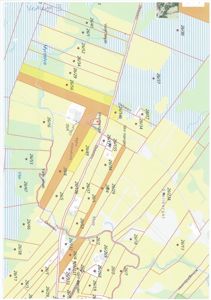 Situasjonsplan som viser eiendomsinndeling, vegnett og topografi for et område.