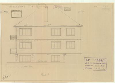 Fasadetegning av en bygning sett fra fronten, med vinduer, tak og murverk tydelig vist.