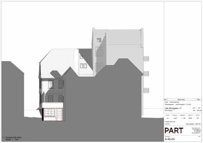 Fasadetegning som viser bygningens utseende fra vest (Sør-Vest), inkludert takform, vinduer og tilstøtende bygninger.
