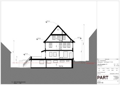 Snittegning (A-41-10) av eksisterende hus som viser romfordeling, høyder og nivåer.