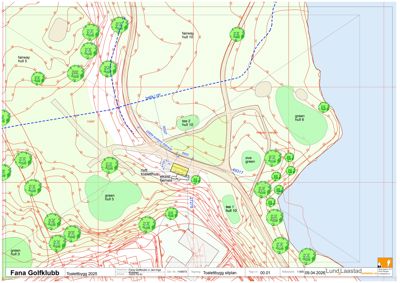 Situasjonsplan for Fana Golfklubb som viser terrengform, eksisterende og planlagt infrastruktur (veier, anlegg), samt plassering av nye bygninger (toalettbygg) i forhold til golfbanen.