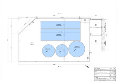Etasjeplan som viser romfordeling, mål på rom (f.eks. Hall 733 m²) og plassering av oppholdsrom.
