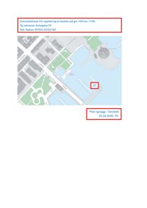 En situasjonsplan (kart) som viser bygningens plassering i forhold til gater, vann og naboeiendommer.
