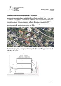 Bildet viser en flyfoto (satellittbilde) av en tomt med en markert bebyggelse (rødt) og omgivende nabolag. Under bildet er det en snittegning av huset.