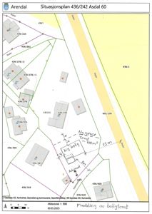 Situasjonsplan som viser eiendomsinndeling, bygningers plassering og grenser for en tomt i Arendal.