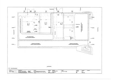 Etasjeplan (Ground Floor) som viser romfordeling, vegger og dimensjoner for et bygg.
