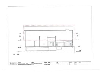 Snittegning (Snitt F) som viser bygningens tverrsnitt, høyder og konstruksjon.