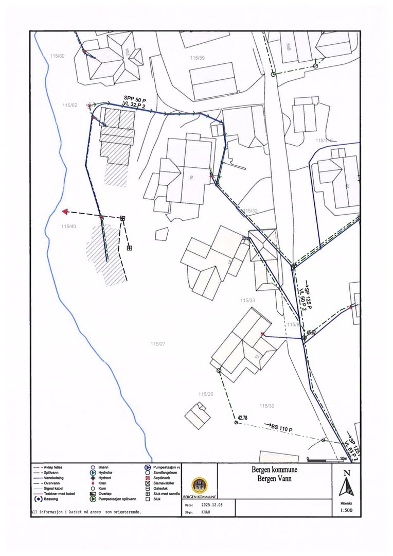 Situasjonsplan som viser tomt, bygninger, veier og vannledninger i Bergen kommune.