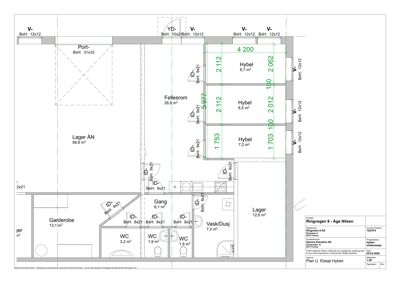 Etasjeplan (etasjeteegning) som viser romfordeling for hybler og fellesrom. Tegningen inneholder mål på rom, dører og veggtykkelse.