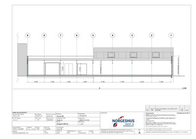 Snittegning (Snitt A-A) som viser bygningens tverrsnitt, høyder, innvendige rom og konstruksjonsdetaljer.