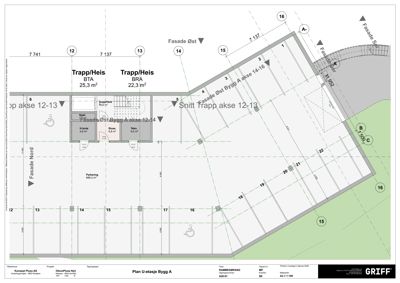 Etasjeplan (Plan U-etasje) for Bygg A som viser romfordeling, trapp/heis, parkering og fasader.