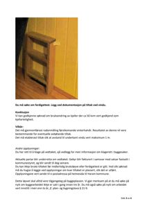 Fotografi av et vindu med en trekonstruksjon (tiltak) montert på utsiden.