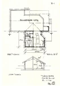 Snittegning (snitt E-E) som viser tverrsnittet av en bygning med mål og konstruksjonsdetaljer.