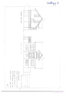 Et håndtegnet oppriss (fasetegning) av en toetasjes bygning sett fra fronten.