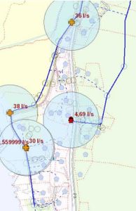Et kart som viser en vannforsyningsanlegg med overlappende dekkningsområder (kretser) og flow-verdier (l/s).