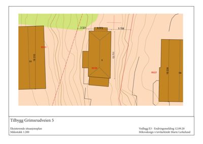 Eksisterende situasjonsplan for Grimsrudveien 5 som viser tomtens form, høydemålerlinjer og plassering av bygninger.