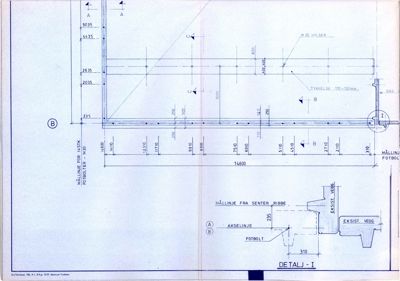 En teknisk detaljtegning (DETALJ - I) som viser mål og konstruksjonsdetaljer for en vegg eller søyle, inkludert fotbolt og eksisterende vegg.