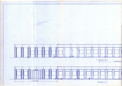 Tegning som viser fasadeoppsett for en bygning, med to nivåer (Fasade 1 og Fasade 2) som illustrerer vindu- og dørplasseringer.