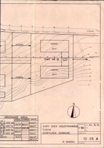 Situasjonsplan over industriområde i Tønsvik, Sykkylden kommune, som viser tomt nr. III med fabrikker og lager, samt arealoppdeling.
