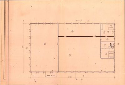 Etasjeplan (plantegning) som viser romfordeling, veggposisjon og dimensjoner for et bygningssjikt.