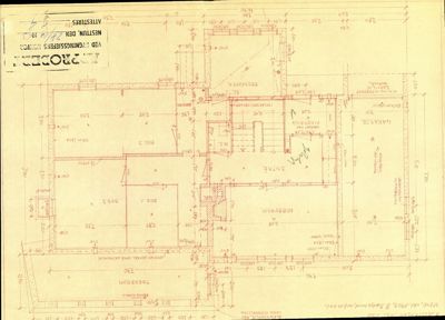 Etasjeplan (1. etasje) med romfordeling, mål og konstruksjonsdetaljer.