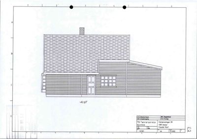 Fasadetegning av en bygning sett fra vest, med tegning av tak, vegger og vinduer.