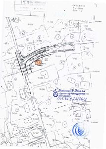 Situasjonsplan som viser eiendomsnummer, vegnett, eksisterende og planlagt bebyggelse, samt koordinater.