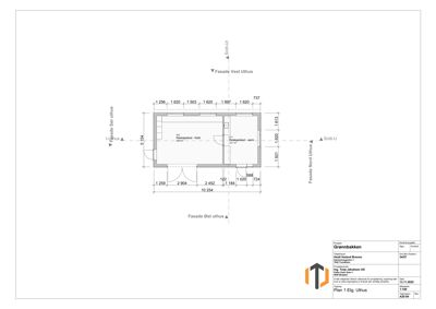 Etasjeplan (Plan 1 Etg. Uthus) med romfordeling, mål og fasadeindikasjoner