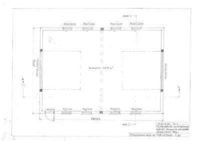 Etasjeplan (1:50) som viser romfordeling, vindusplassering og mål for en bygning.