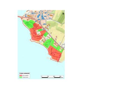 Kart over et område med fargekodet arealbruk (rødt og grønt), veier, og en skala. Kartet viser også en nordpil.