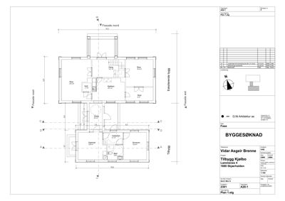 Etasjeplan (1.etg) som viser romfordeling, dimensjoner og fasaderetning for en byggesøknad.