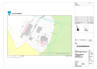 Situasjonsplan som viser bygningenes plassering på tomten i forhold til naboeiendommer og veger.