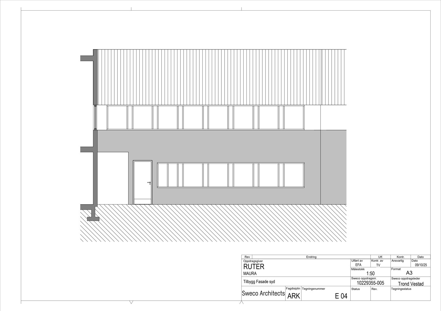 Fasadetegning som viser bygningens utseende sett fra syd, inkludert vinduer, dører og fasadematerialer.