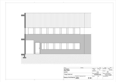 Fasadetegning som viser bygningens utseende sett fra syd, inkludert vinduer, dører og fasadematerialer.