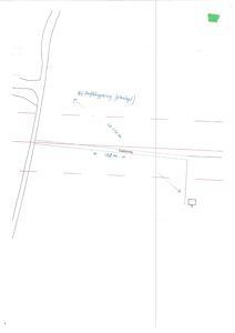 Situasjonsplan eller tegning som viser en planlagt ny driftbygning i forhold til eksisterende veier og eiendomsgrenser.