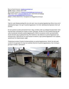 Fotografi av en eksisterende garasje og tilhørende eiendom sett fra gaten.