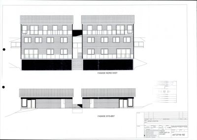 Bildet viser fasadetegninger for en bygning, spesifikt 'FASADE NORD-VEST' og 'FASADE SYD-ØST'.