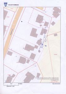 Situasjonsplan fra Hvaler kommune som viser tomt, naboeiendommer, vegnett og målinger for et byggeprosjekt.