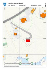 Situasjonsplan eller kartutsnitt som viser bygningsplassering, vegnett og terrengforhold i et område.