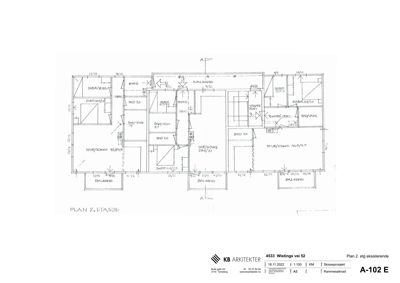 Etasjeplan (PLAN 2. ETAasje) som viser romfordeling, dører, vinduer og mål for et eksisterende hus.