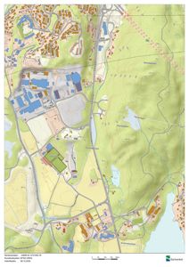 Kart over et område med topografi, veier, vann og bebyggelse.